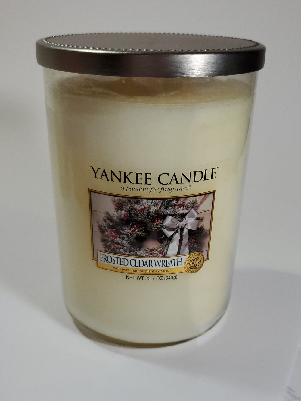 Yankee Candle "Frosted Cedar Wreath" Candle